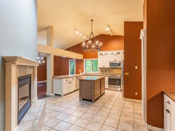 143 Ponderosa Ln, Kalispell, MT 59901