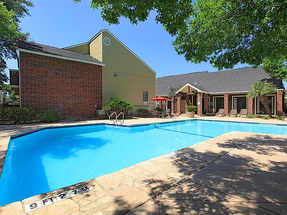 5th image of 2555 NE Loop 410 APT 401
