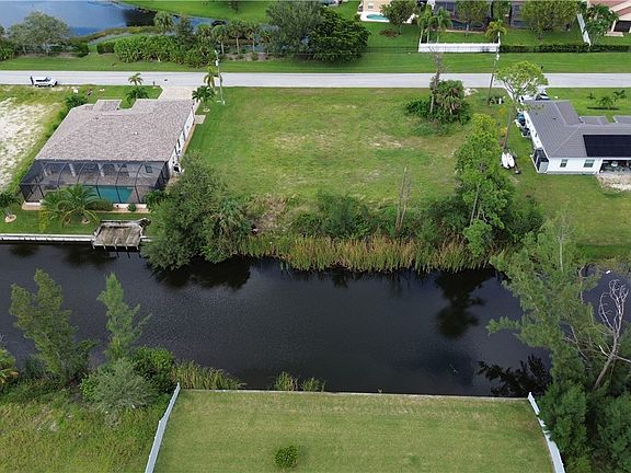 4th image of 2126 SW 22nd Ter