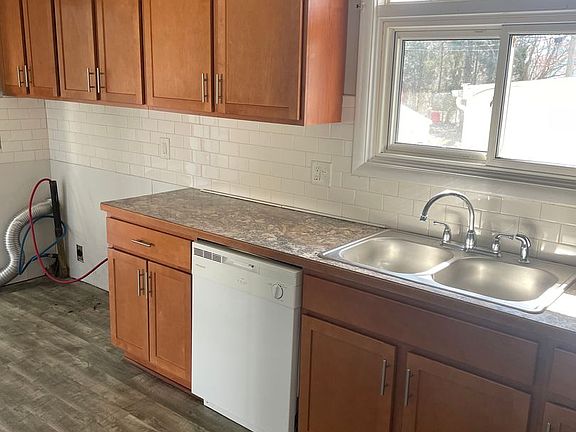 3rd image of 3090 Scott St