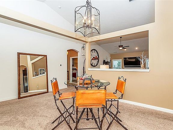 4th image of 9692 Brook Wood Dr