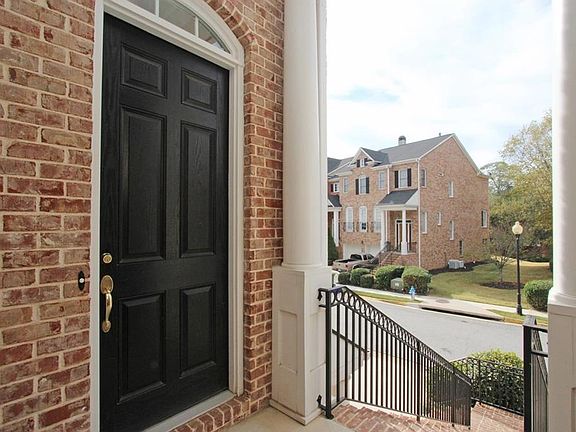 2nd image of 3019 Montclair Cir SE