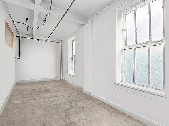 5th image of 143 W 20th St #2SN