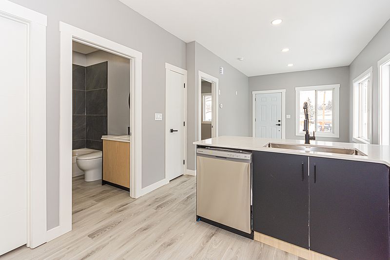 Edmonton Apartment for rent - 3 Bedrooms — photo 10