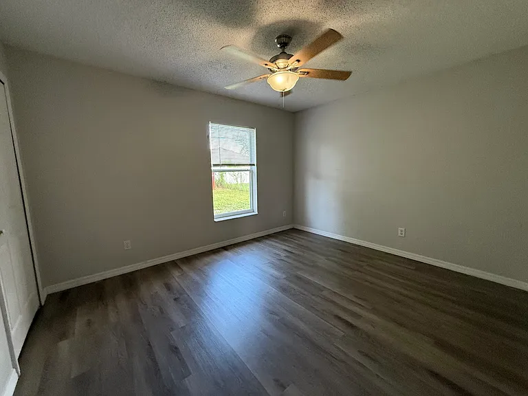 548 SW Undallo Rd — Photo 20