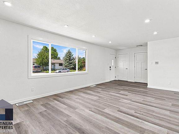 5th image of 73 Valley Dr