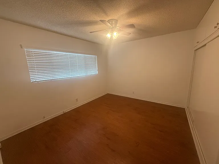 1230 Viola Ave #G — Photo 8