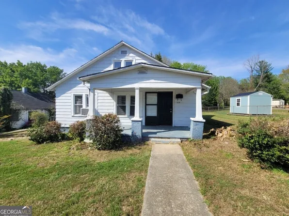 504 Patterson St NW, Lenoir, NC 28645