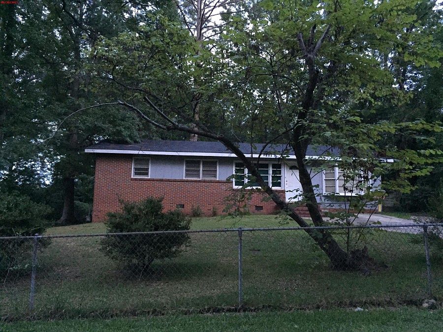 1st image of 210 Oak Ave