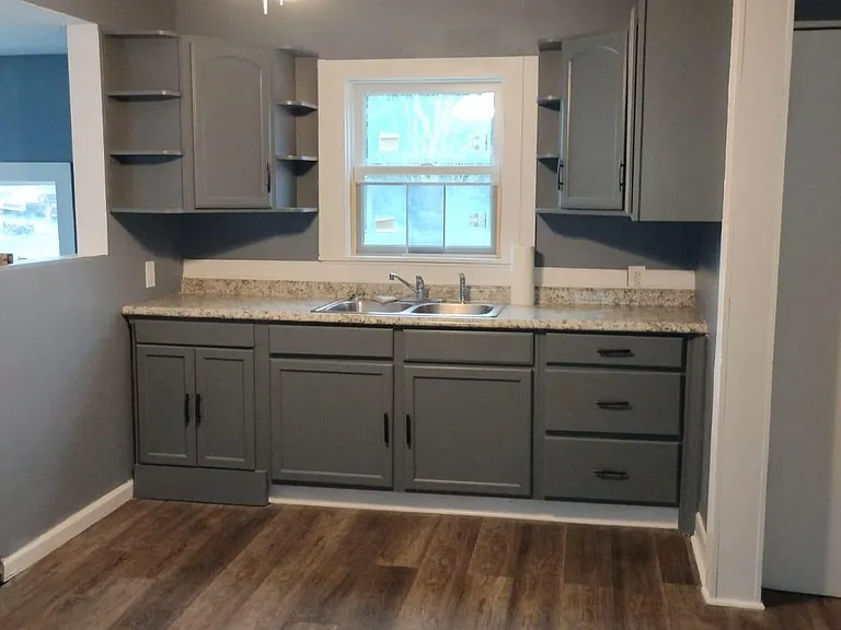 5610 S Main St — Photo 8