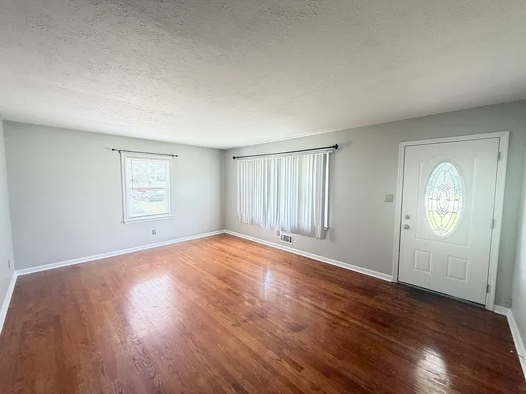 7106 Johnsontown Rd — Photo 4