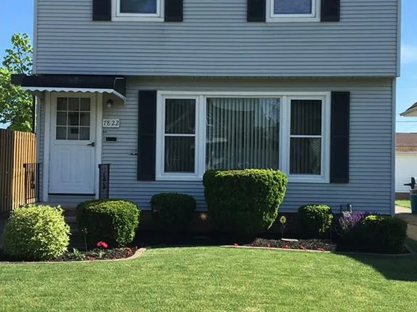 7822 Ridgefield Rd, Parma, OH 44129
