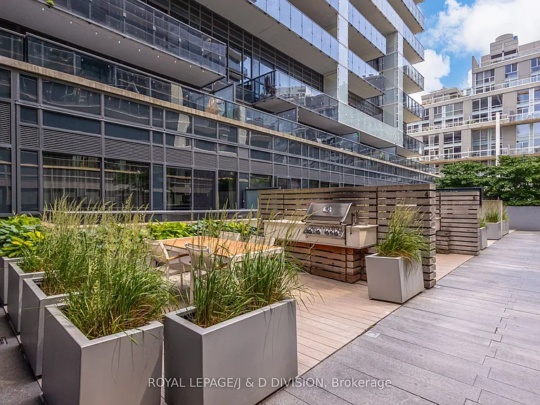 1030 King St W #435 — Photo 35