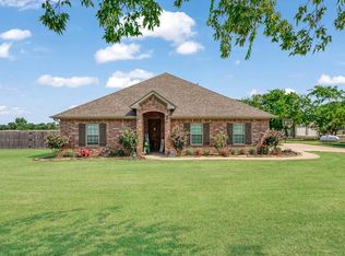 500 Butler St, Savoy, TX 75479