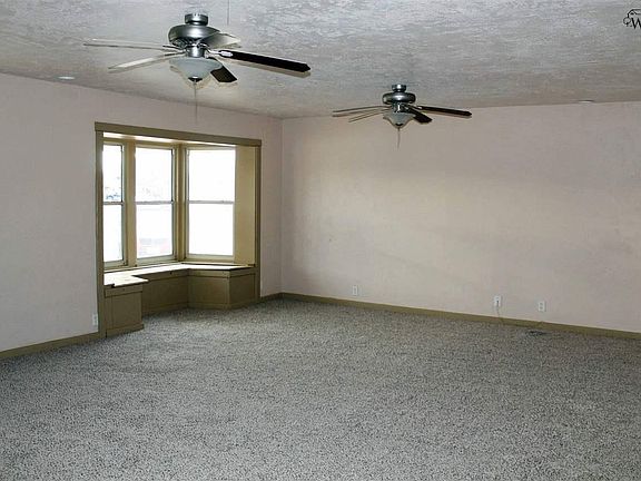 2nd image of 1300 Sunset Dr