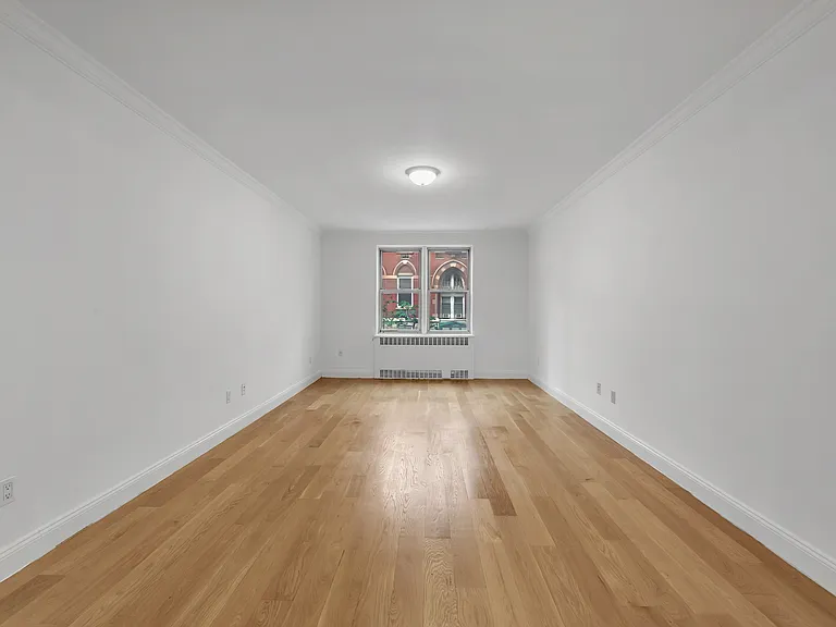 330 E 63rd St #2H — Photo 4