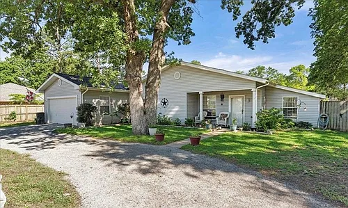 219 Texas Dr Photo 1