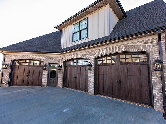 4th image of 1455 Lake Manor Dr