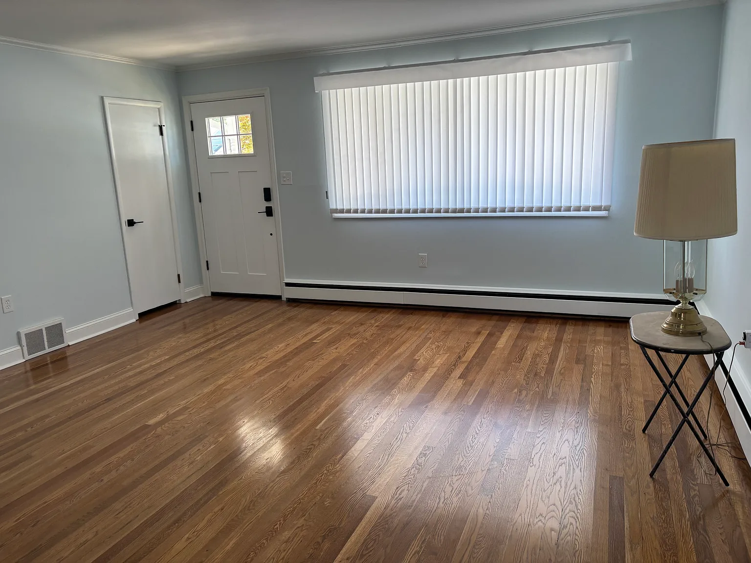 3 bed, 1.5 bath, 1775 sqft, $2,600 — Photo 4