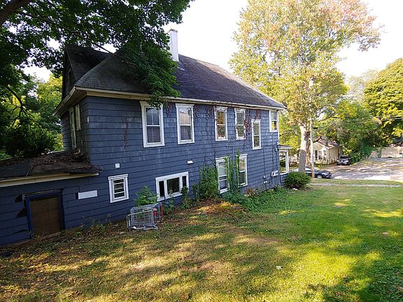 3rd image of 212 Seward St