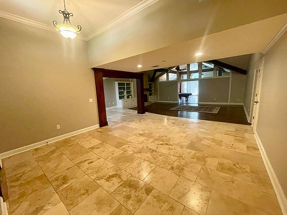 5th image of 204 Bay Park Dr