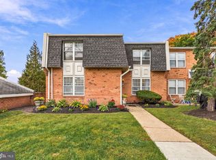 2093 Harbour Dr, Palmyra, NJ 08065