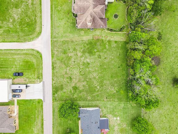 3rd image of 19 Hal McLain Rd