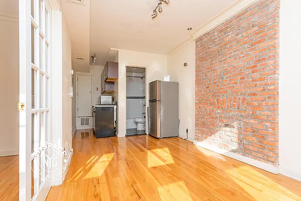 Rented by MySpaceNYC | media 13