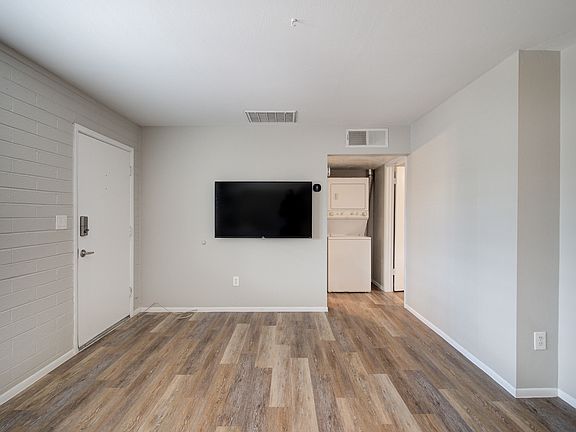 2nd image of 903 S Farmer Ave APT 4