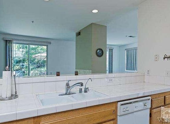 5th image of 736 Nocumi St