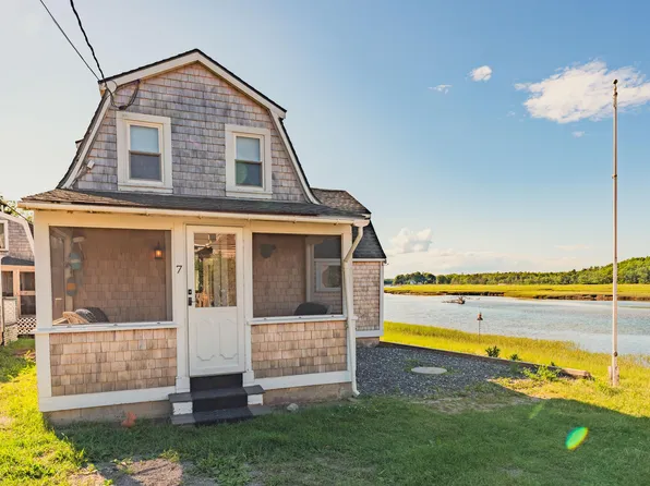 7 Atlantic Circle, Kennebunk, ME 04043