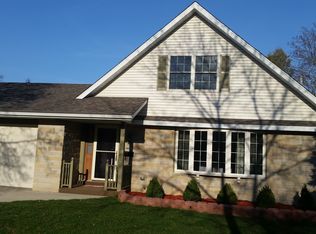 W67N676 Evergreen Blvd, Cedarburg, WI 53012