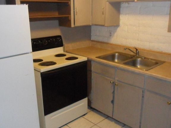 3rd image of 440 S Hobson