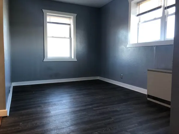 120 2nd Ave SW #1, Roseau, MN 56751