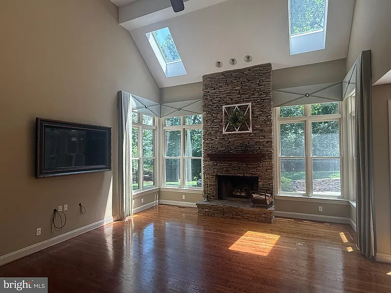 1714 Hickory Hill Rd — Photo 12