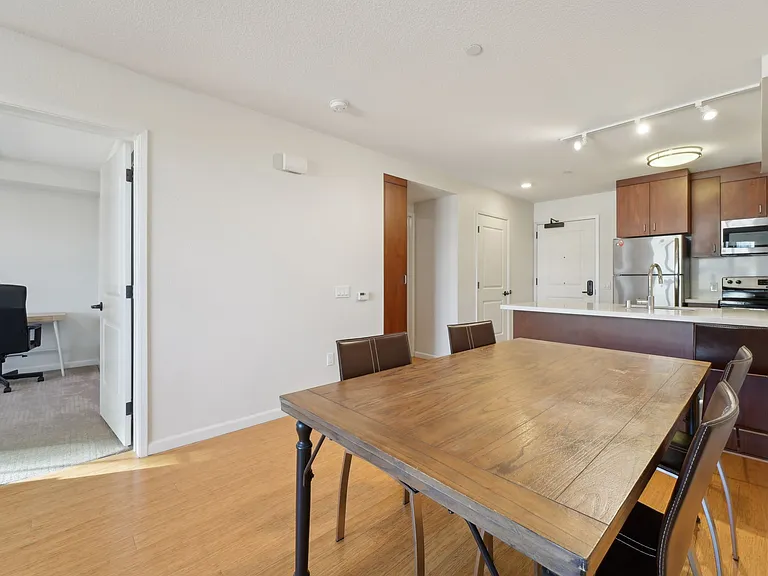Addison Arts Apartments — Photo 90