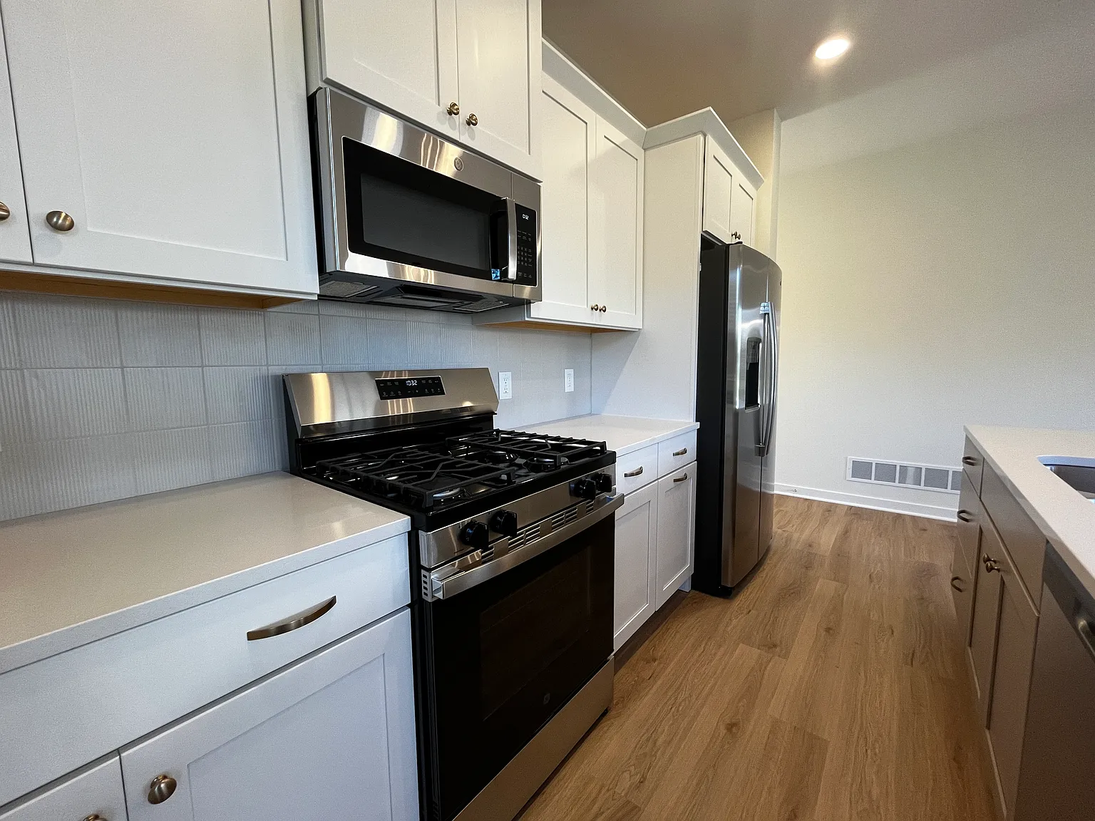 3 bed, 2.5 bath, 1541 sqft, $2,498 — Photo 3