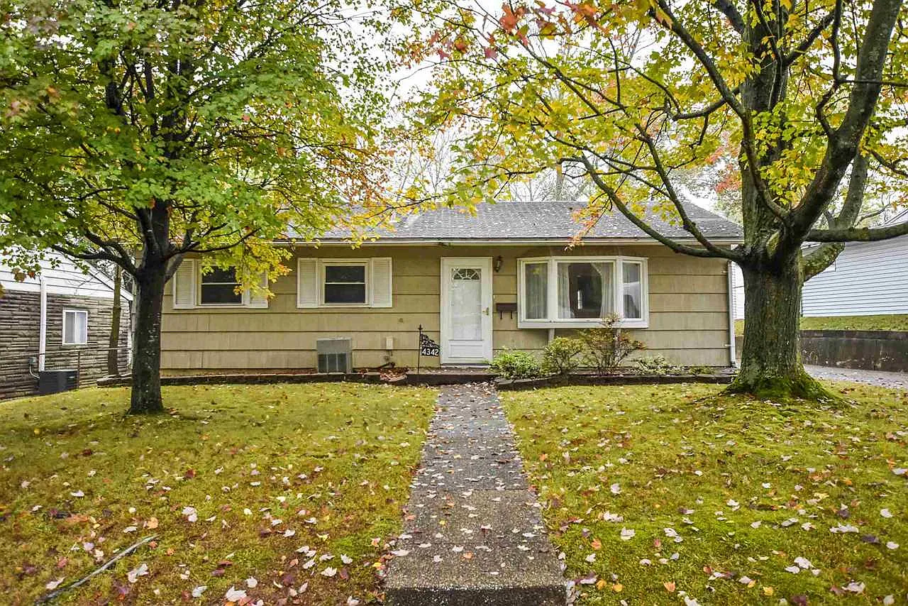 4342 Stratford Rd photo 1