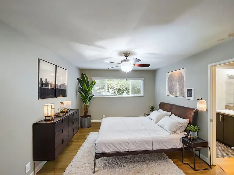 4018 Alabama Street - 2 Bedroom x 1bath - 1 month free with 14-month lease. — Photo 4