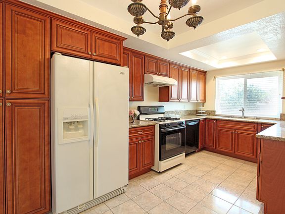 5th image of 13648 Dicky St