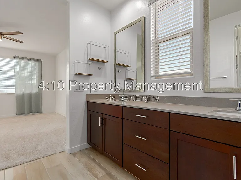 2222 E Palmdale Ln — Photo 24