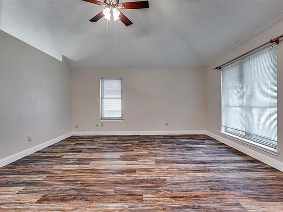 5th image of 3814 Drakestone Ave