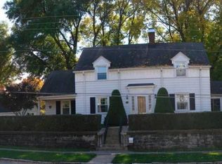 615 Court St, Burlington, IA 52601