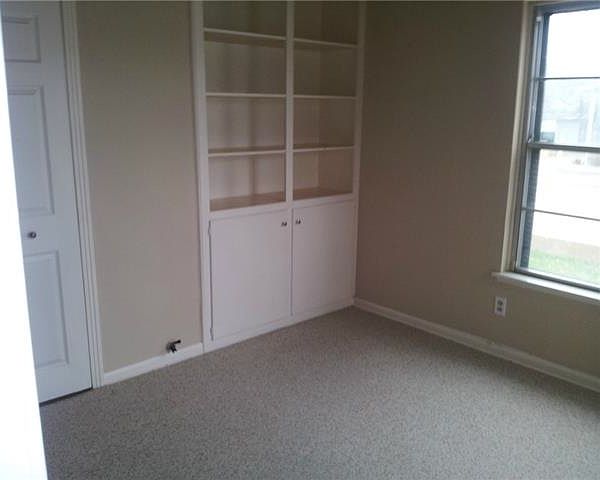 2nd image of 6100 Wynona Ave
