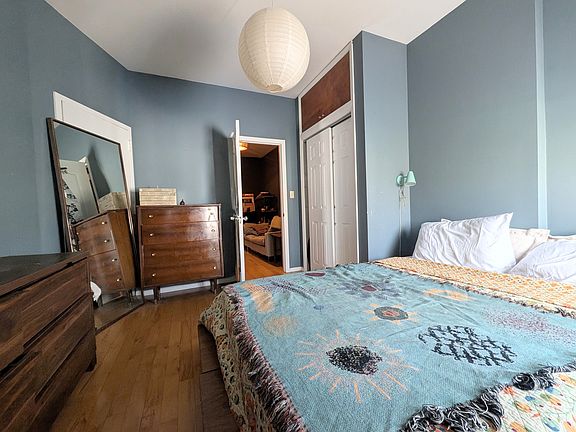 2nd image of 296 Nassau Ave APT 3R