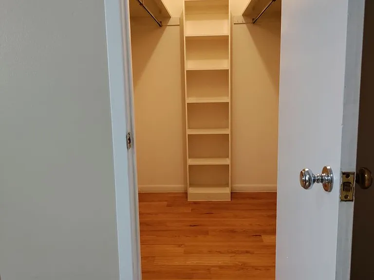 Twin Oaks Apartments — Photo 3
