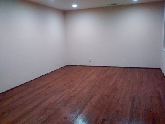 4th image of 180 S Bayview Ave