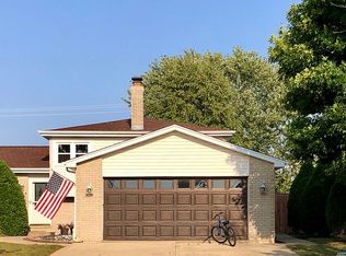 2018 Watertower Pl, Crest Hill, IL 60403