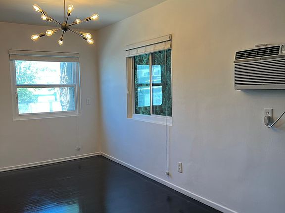 5th image of 1933 N Beachwood Dr APT 101
