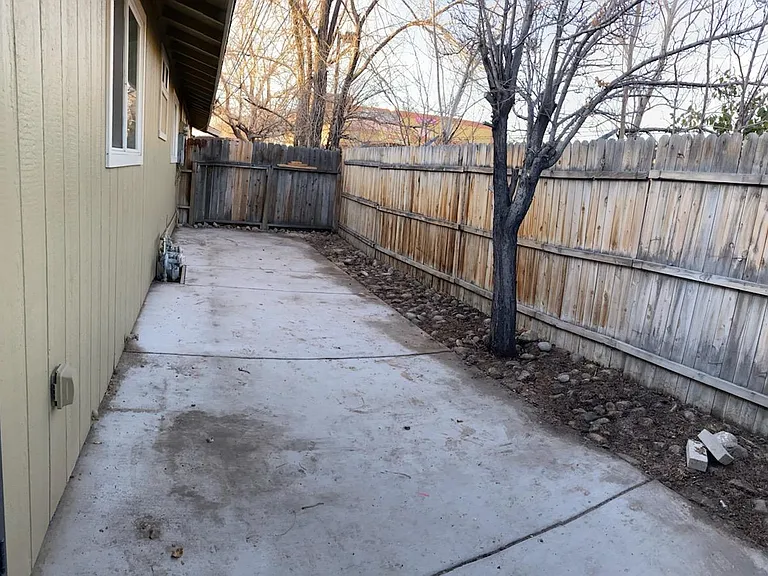 216 Linden St — Photo 12